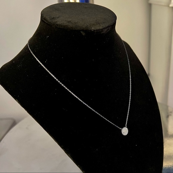 BLACK AND SILVER•CIRCLE DIAMOND•NECKLACE - Picture 3 of 7